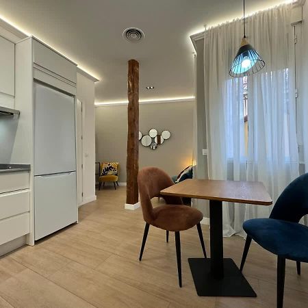 Plaza Mayor Cozy Private Apartment With Ac マドリード エクステリア 写真