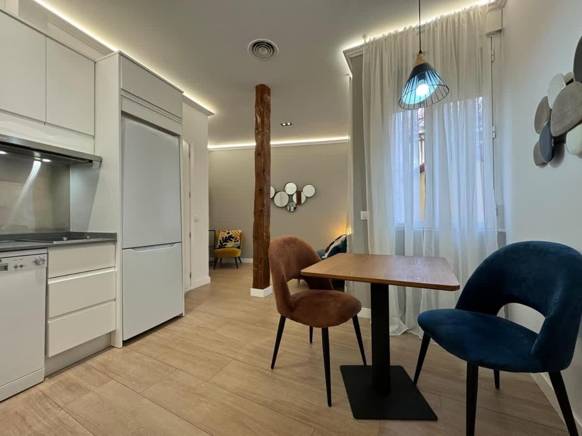 Plaza Mayor Cozy Private Apartment With Ac マドリード エクステリア 写真