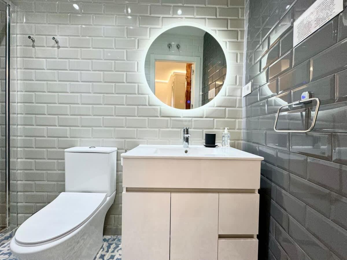 Plaza Mayor Cozy Private Apartment With Ac マドリード エクステリア 写真