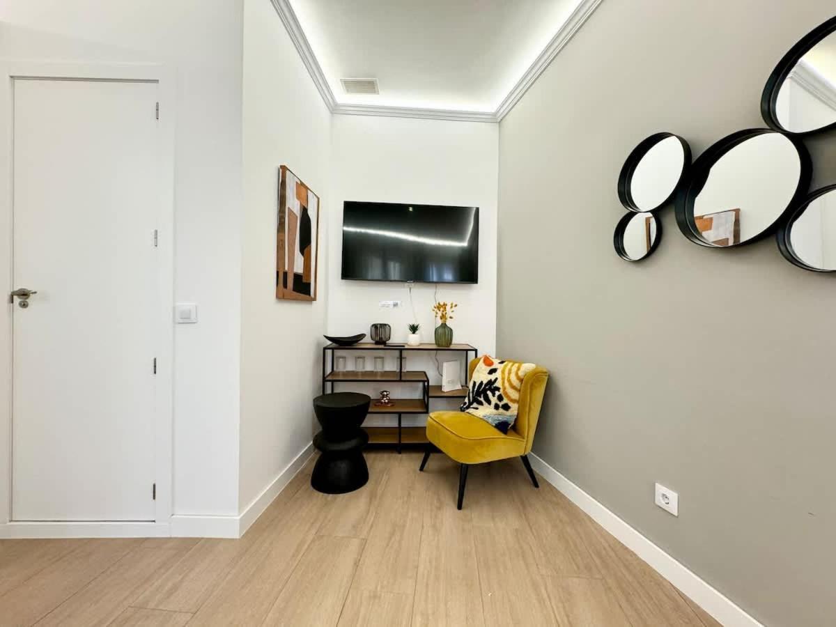 Plaza Mayor Cozy Private Apartment With Ac マドリード エクステリア 写真
