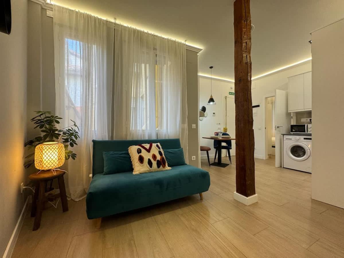Plaza Mayor Cozy Private Apartment With Ac マドリード エクステリア 写真