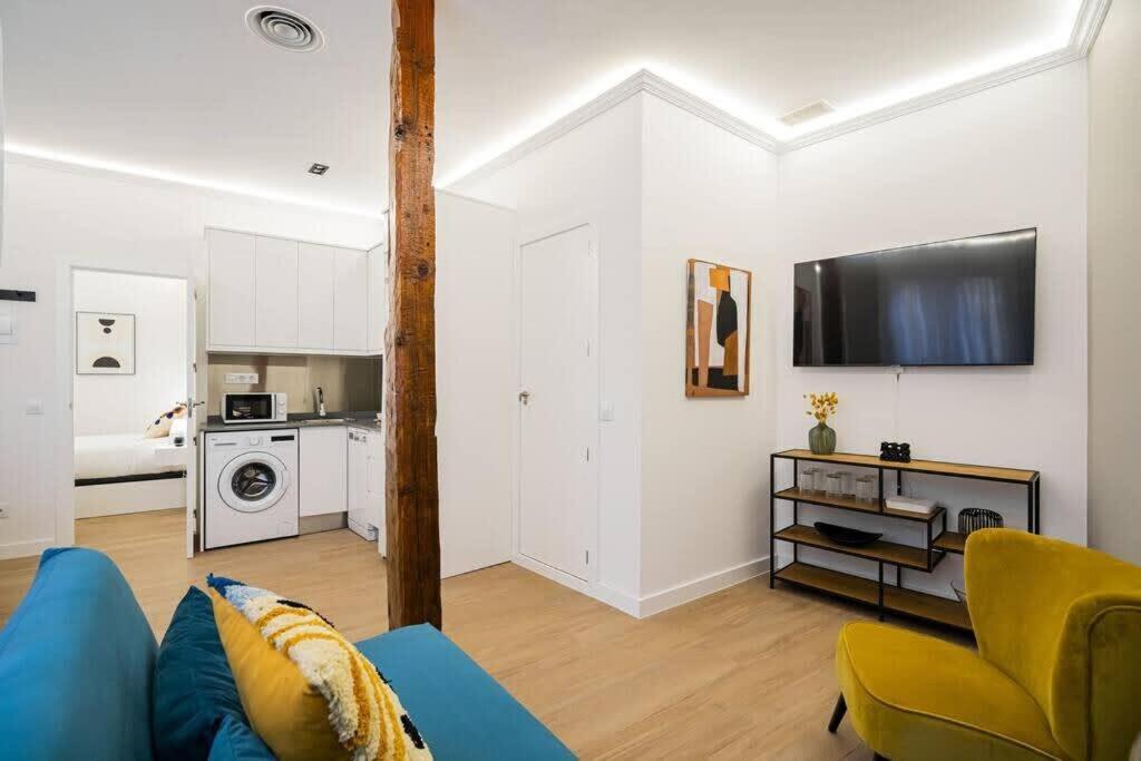 Plaza Mayor Cozy Private Apartment With Ac マドリード エクステリア 写真